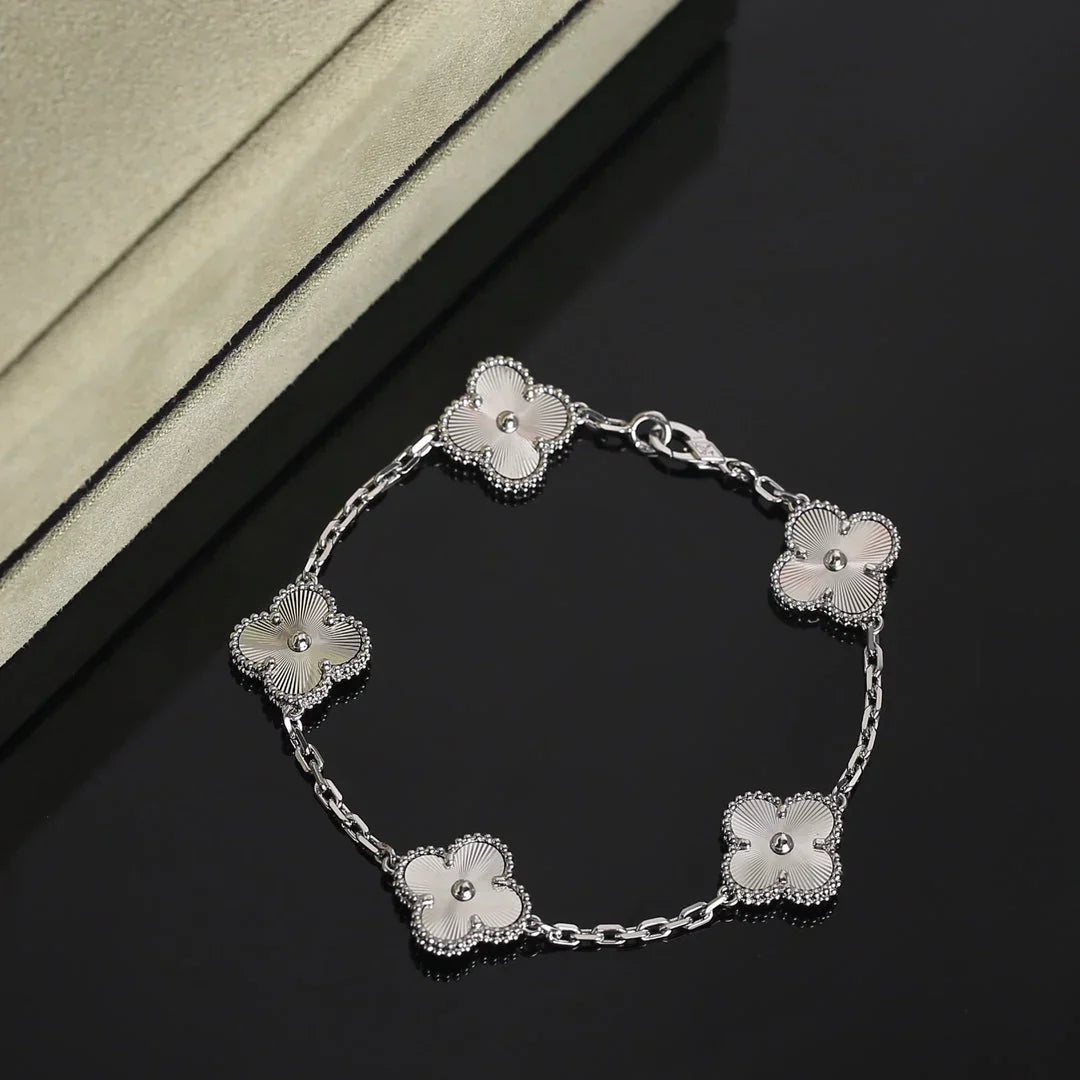 SILVER CLOVER BRACELET