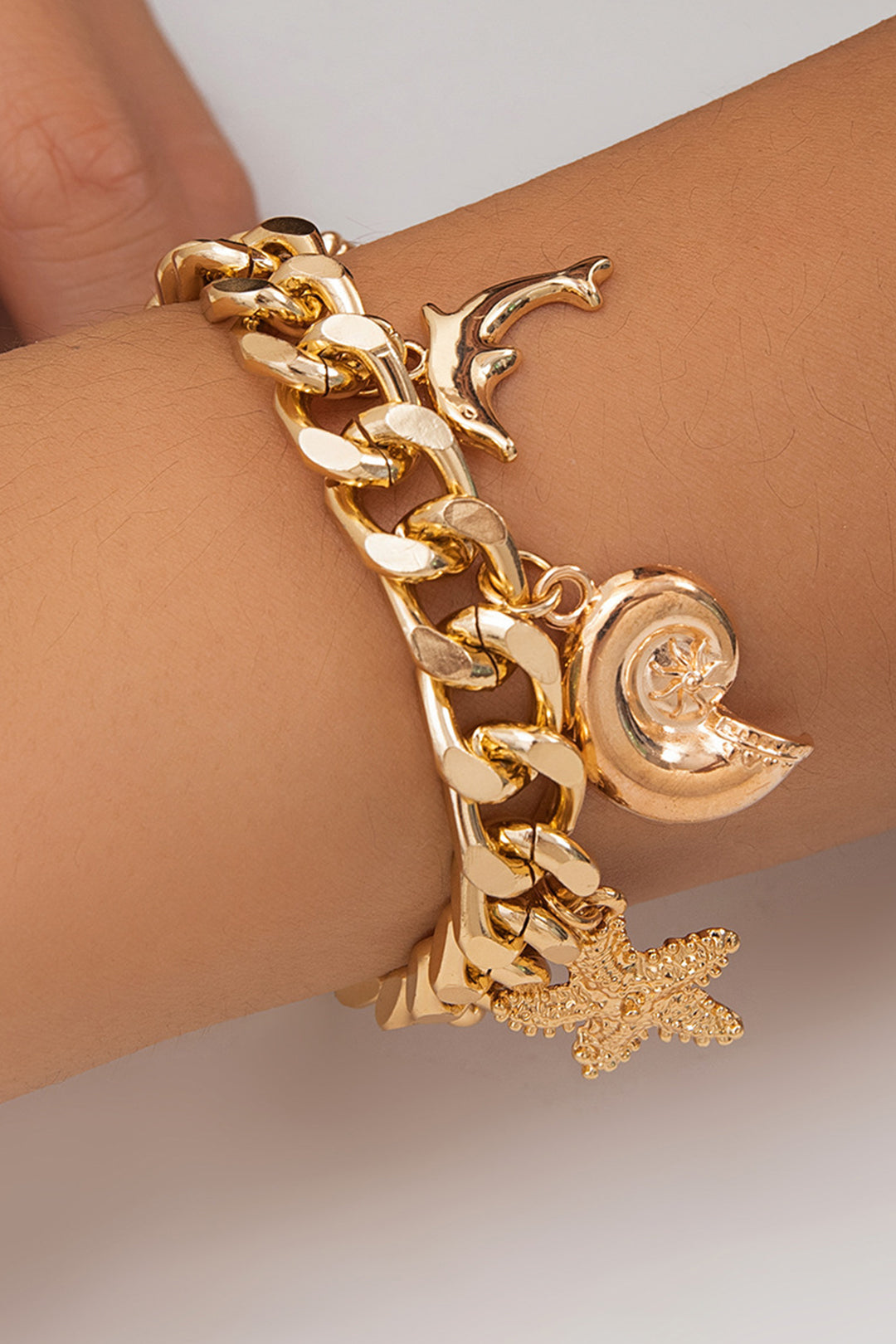 OCEAN-INSPIRED BRACELET