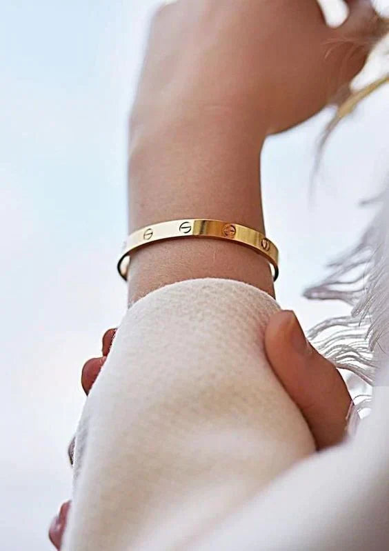 THE ETERNITY BRACELET