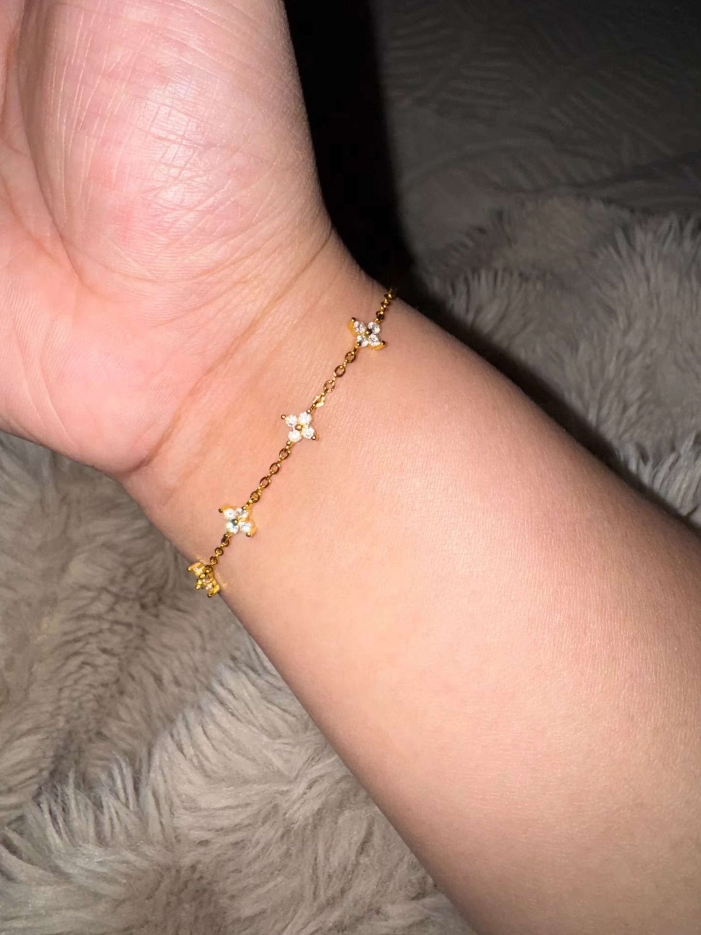 Dina Rhinestone Flower Chain Bracelet