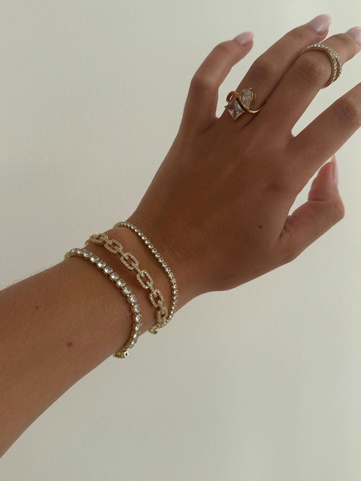 Round Cut Zirconia Tennis Bracelet