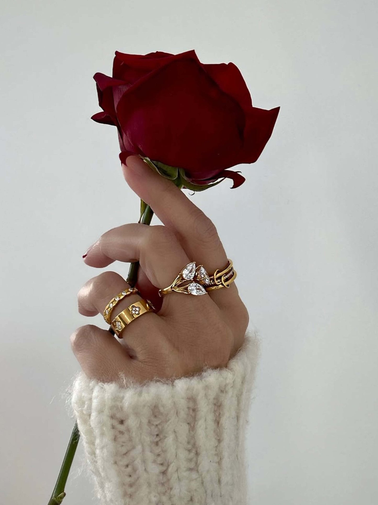 Serrah Heart Rhinestone Band Ring